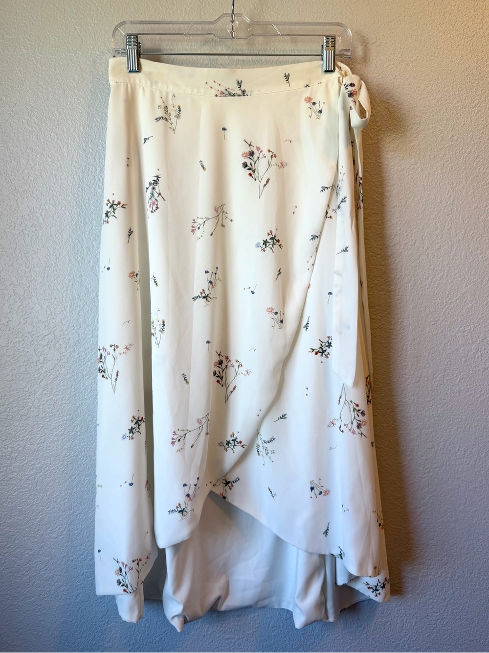 Gianni Bini Floral Wrap Skirt with High-Low Hem. EUC, Small